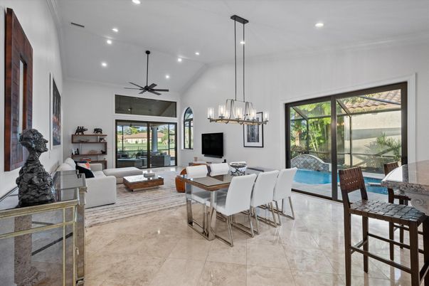 Dining room, Interior, Living room, Pendant Lights, Recessed Lighting