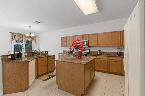 Chandelier, Interior, Kitchen