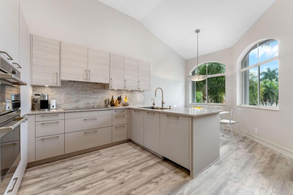 Dining room, Interior, Kitchen, Pendant Lights, Stainless Steel Appliances, Wood Texture Flooring