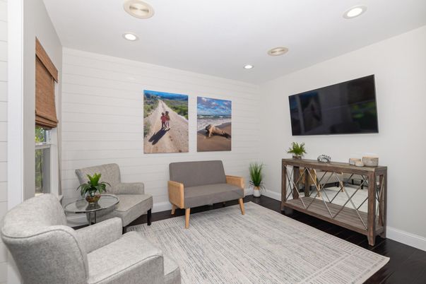 Interior, Recessed Lighting, Wood Texture Flooring