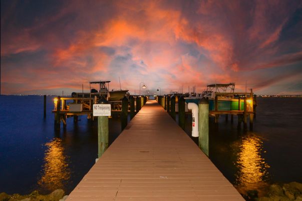 Exterior, Lake