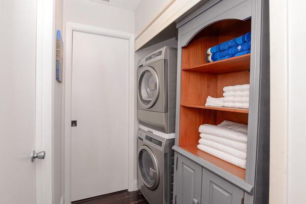 Interior, Utility Closets, Washer, Wood Texture Flooring