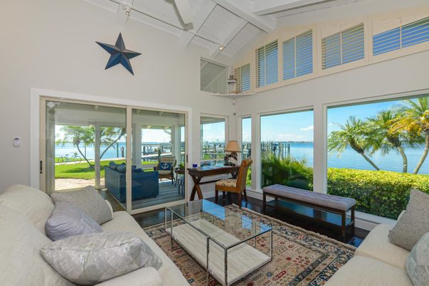 Interior, Living room, Sun Room, Water