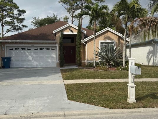 Attached, Exterior, Facade, Ranch