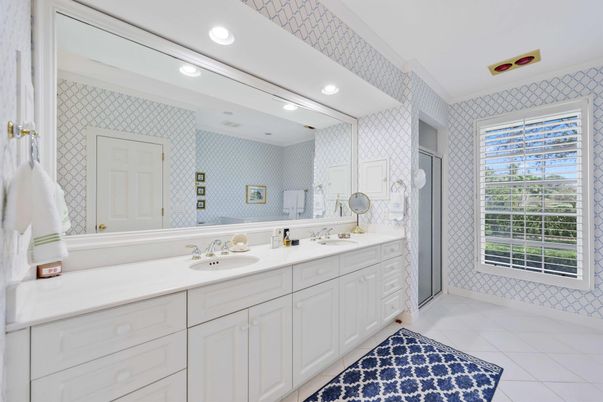 Bathroom, Dual Sink Vanities, Interior, Recessed Lighting