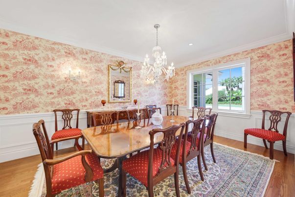 Chandelier, Dining room, Interior, Recessed Lighting, Wood Texture Flooring