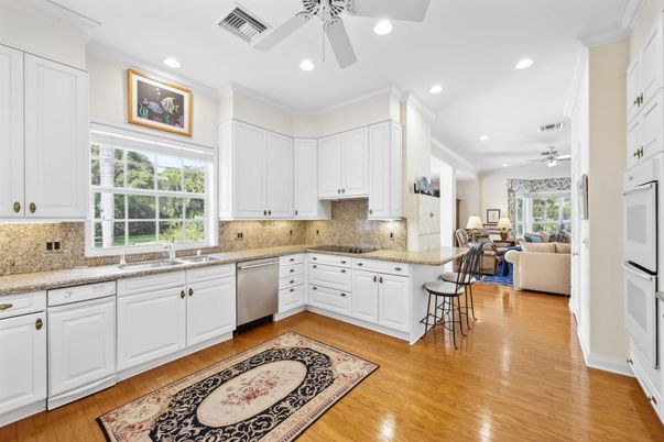 Interior, Kitchen, Living room, Recessed Lighting, Wood Texture Flooring