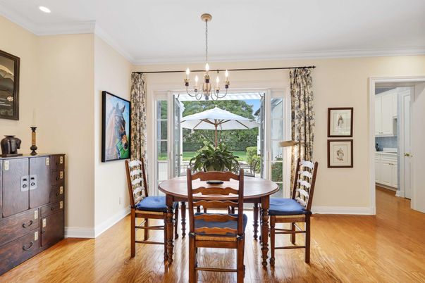 Chandelier, Dining room, Interior, Recessed Lighting, Wood Texture Flooring