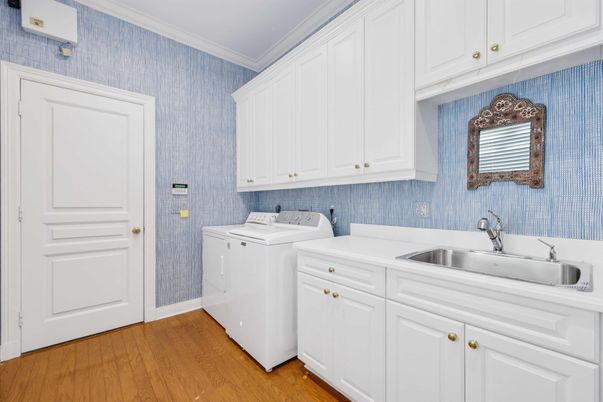 Interior, Washer, Wood Texture Flooring
