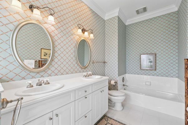 Bathroom, Dual Sink Vanities, Interior