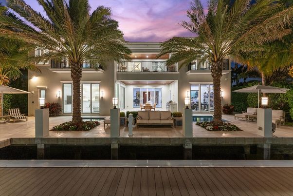 Exterior, Facade, Mediterranean