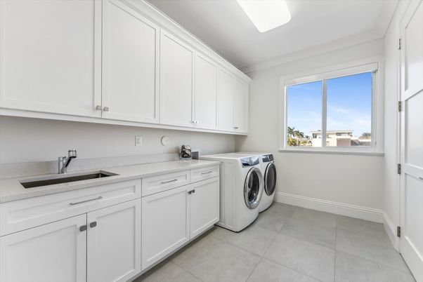 Interior, Washer