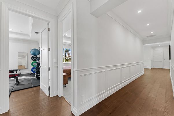 Fitness Equipment, Interior, Recessed Lighting, Wood Texture Flooring