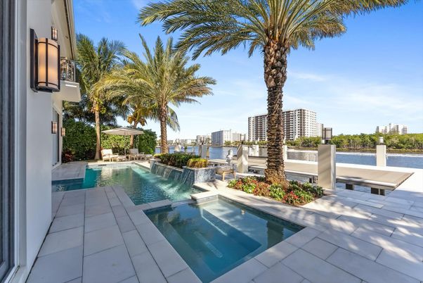 Exterior, Pool, Water