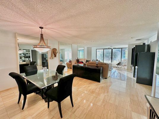 Dining room, Interior, Living room, Pendant Lights, Recessed Lighting