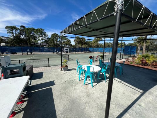 Exterior, Tennis Courts