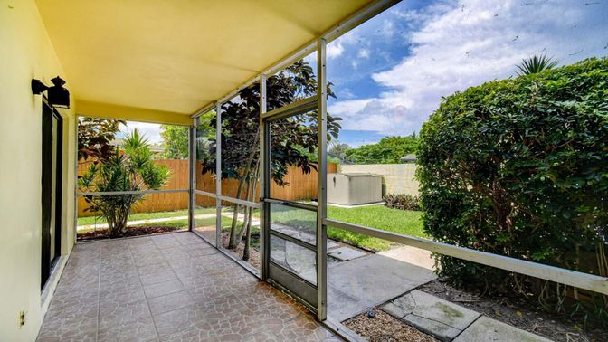 Interior, Sun Room, Water