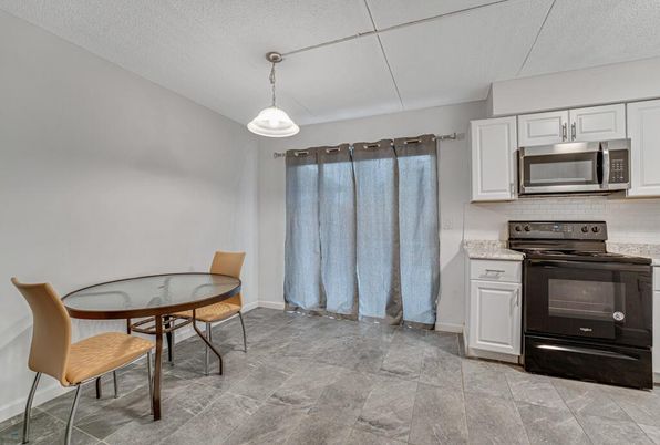 Dining room, Interior, Kitchen, Pendant Lights, Stainless Steel Appliances