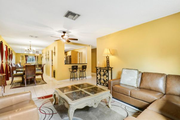 Chandelier, Dining room, Interior, Living room