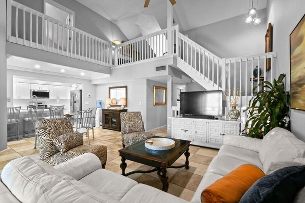 Interior, Kitchen, Living room, Pendant Lights, Recessed Lighting, Stainless Steel Appliances