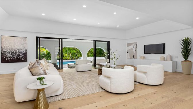 Interior, Living room, Recessed Lighting, Wood Texture Flooring