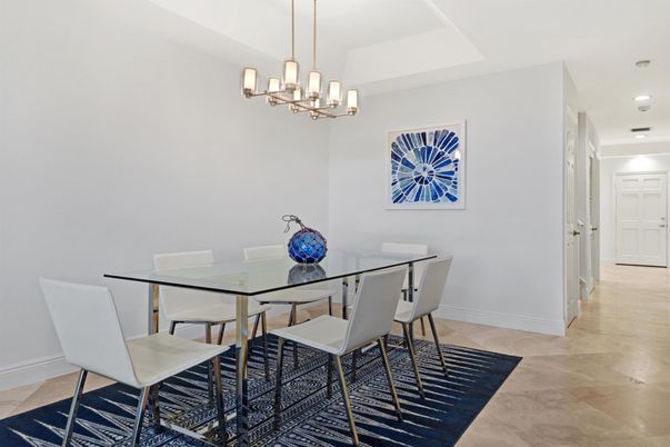 Dining room, Interior, Pendant Lights, Recessed Lighting