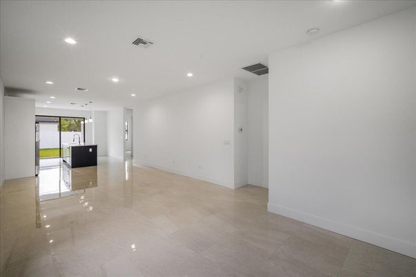 Empty room, Interior, Pendant Lights, Recessed Lighting