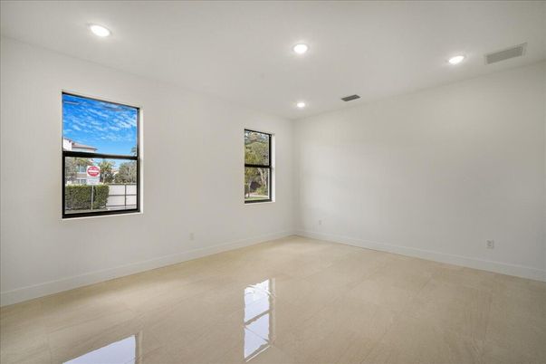 Empty room, Interior, Recessed Lighting