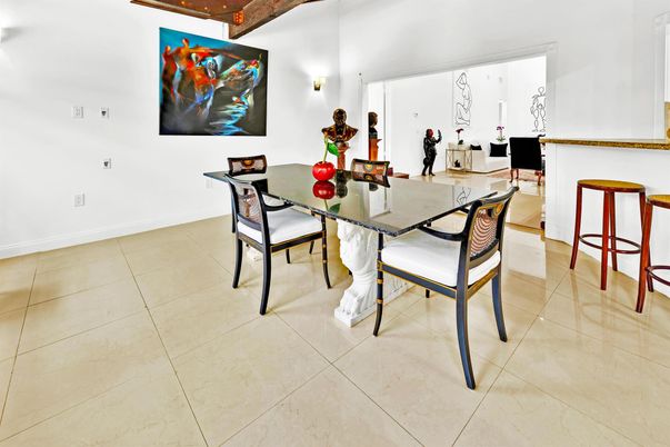 Dining room, Interior