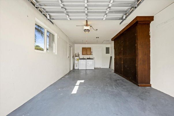 Garage, Interior