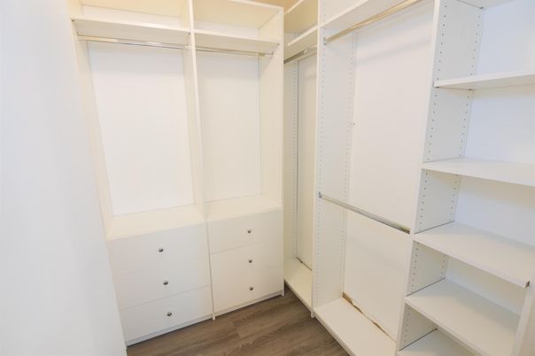 Interior, Walk-in Closets, Wood Texture Flooring