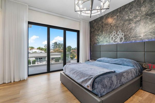 Bedroom, Chandelier, Interior, Pendant Lights, Wood Texture Flooring
