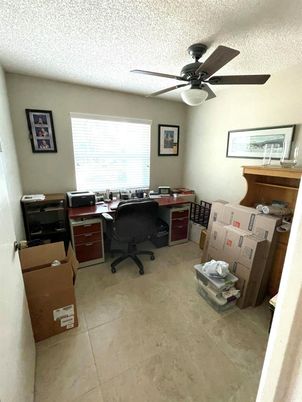 Home Office, Interior
