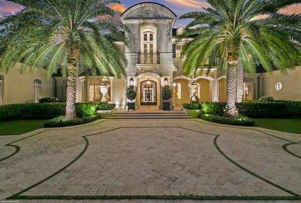 Exterior, Facade, French Provincial