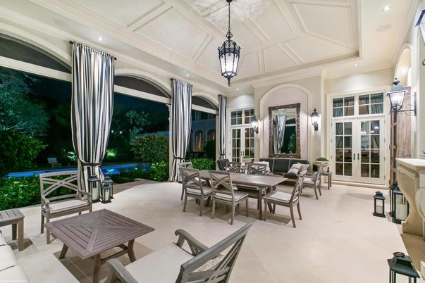 Dining room, Interior, Pendant Lights, Recessed Lighting