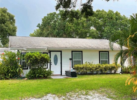 Backyard, Exterior, Facade, Cape Cod