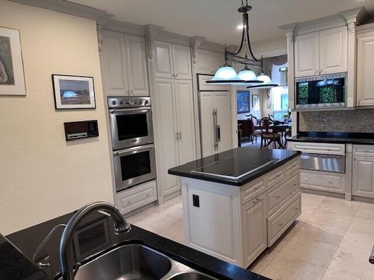 Dining room, Interior, Kitchen, Pendant Lights, Recessed Lighting, Stainless Steel Appliances