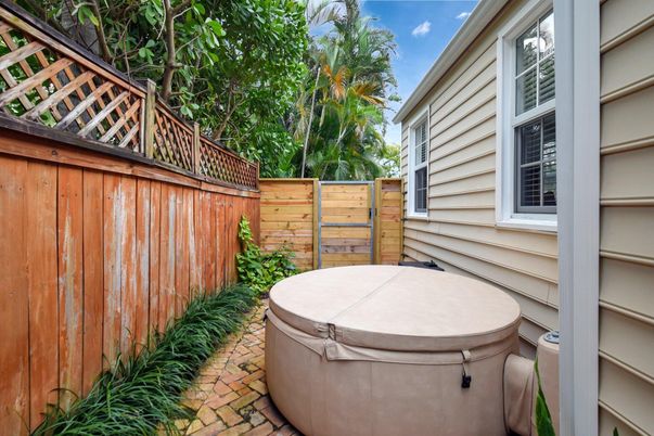 Exterior, Hot Tub