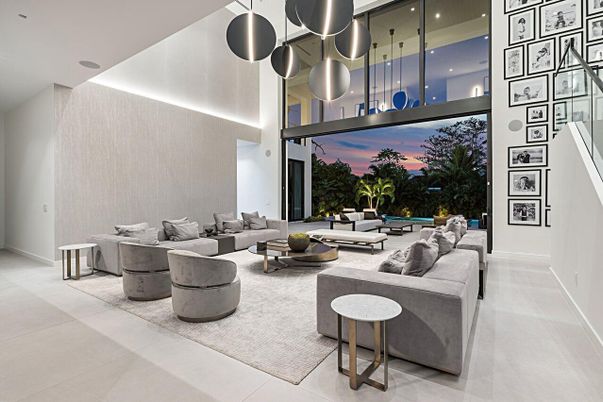 Interior, Living room, Pendant Lights, Recessed Lighting