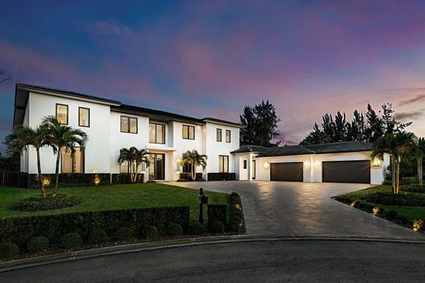 Attached, Exterior, Facade, French Provincial