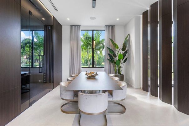 Dining room, Interior, Pendant Lights, Recessed Lighting