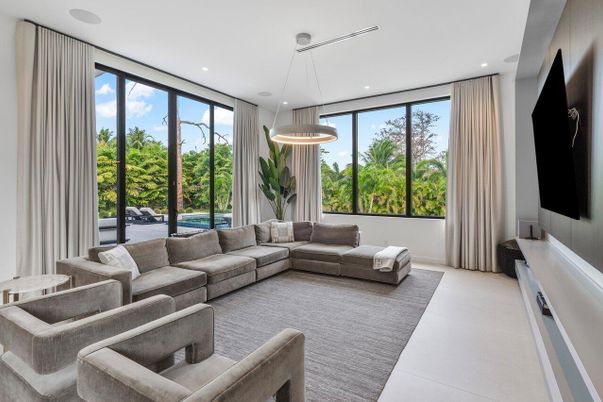 Interior, Living room, Pendant Lights, Recessed Lighting