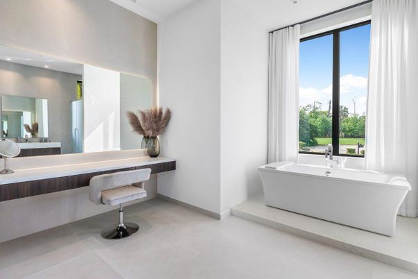 Bathroom, Free Standing Baths, Interior, Recessed Lighting