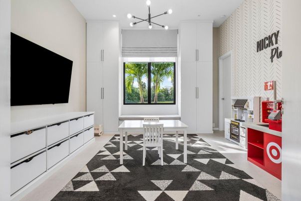 Dining room, Interior, Pendant Lights, Recessed Lighting