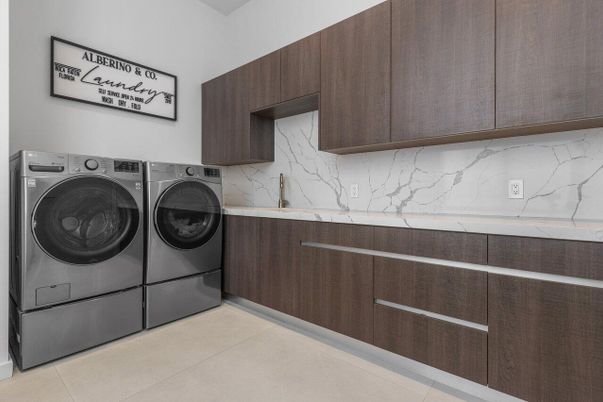 Interior, Marble Walls, Washer