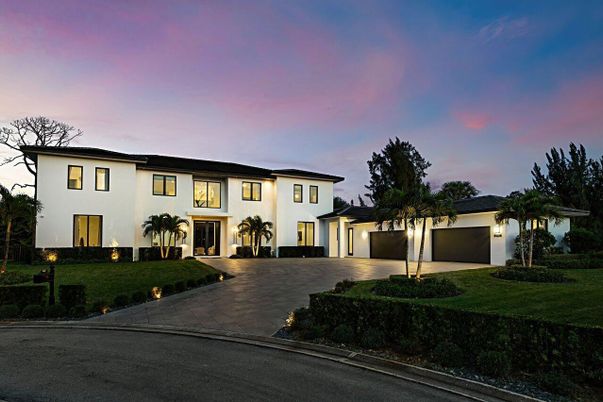 Attached, Backyard, Exterior, Facade, French Provincial