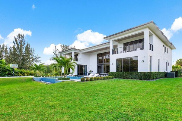 Backyard, Exterior, Pool