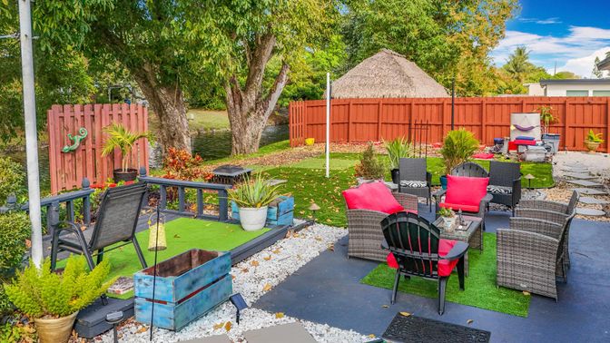 Backyard, Exterior