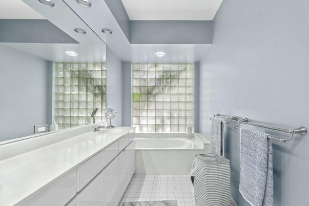 Bathroom, Interior, Recessed Lighting