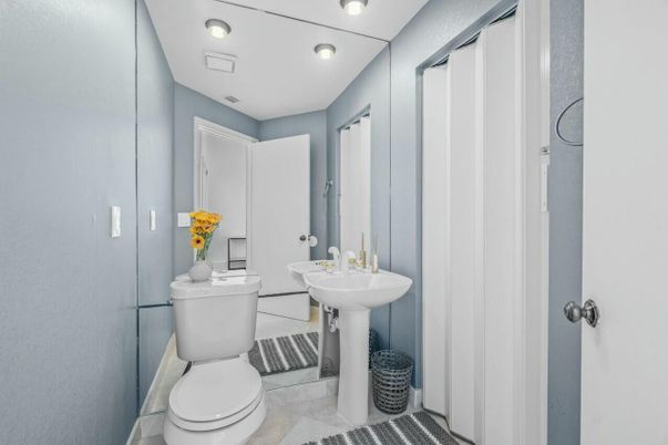 Bathroom, Interior, Recessed Lighting